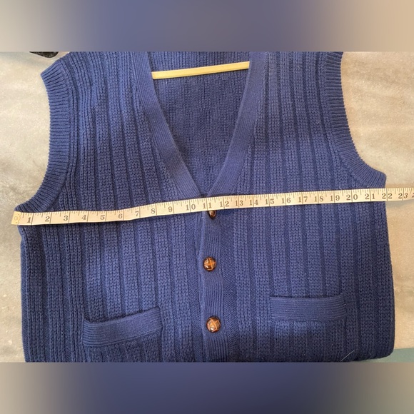 Towncraft Navy Blue Ribbed Knit V Neck Sweated Vest Leather Like Buttons Size L - Picture 9 of 10